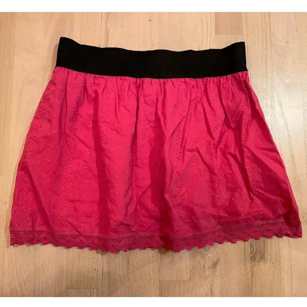 Royal Love bright pink mini skirt w/ black elastic waistband size Large